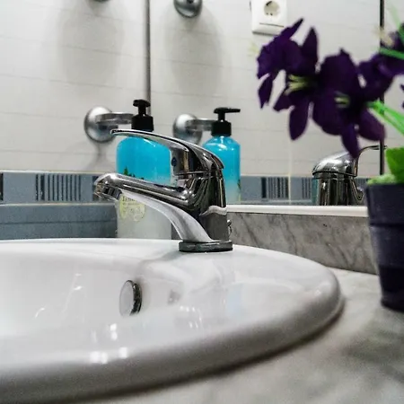 Apartamento Viviendas Turisticas La Luna 2 *